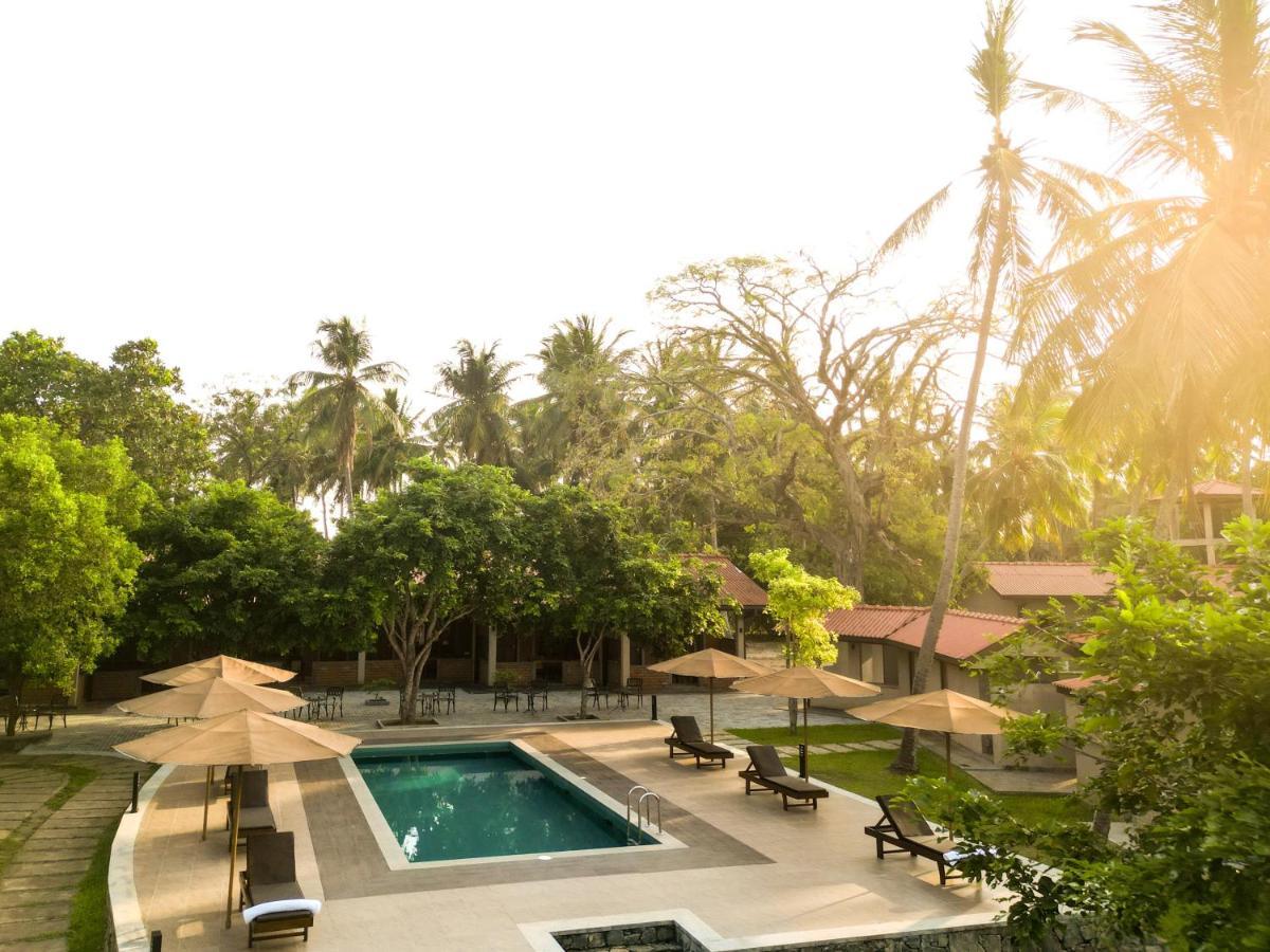 Malala Retreat Hotel Hambantota Ngoại thất bức ảnh